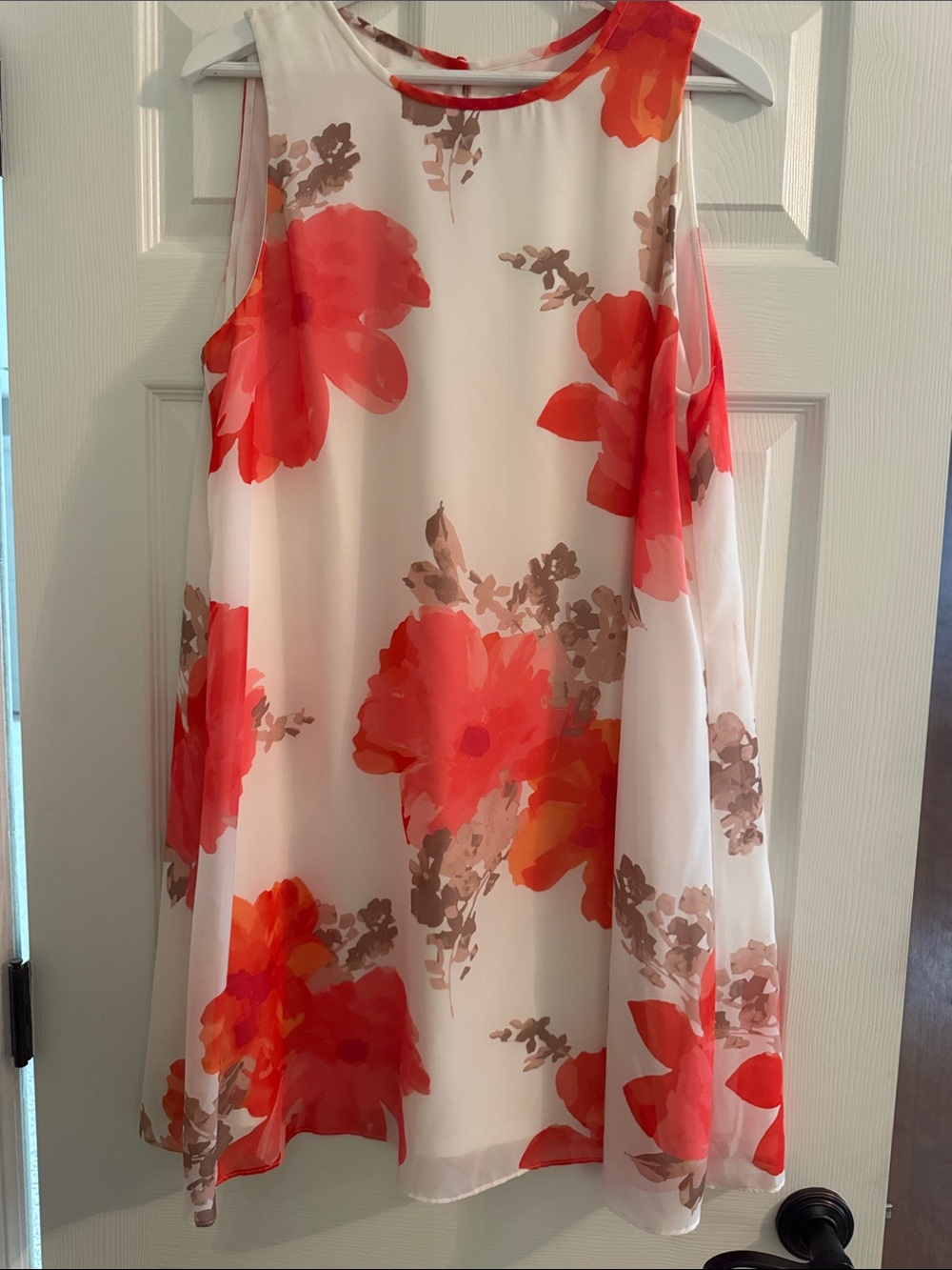 Jessica Floral Midi Dress in White with Coral-Red Blooms
